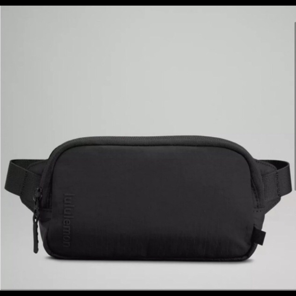 Lululemon Mini Belt Bag NWT